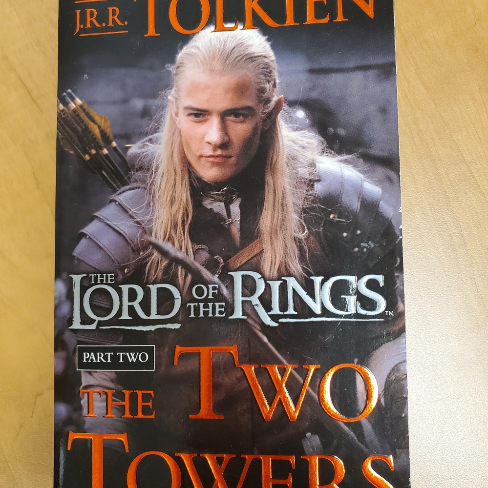 The Lord of the Rings: The Two Towers Book - Picture 1 of 3